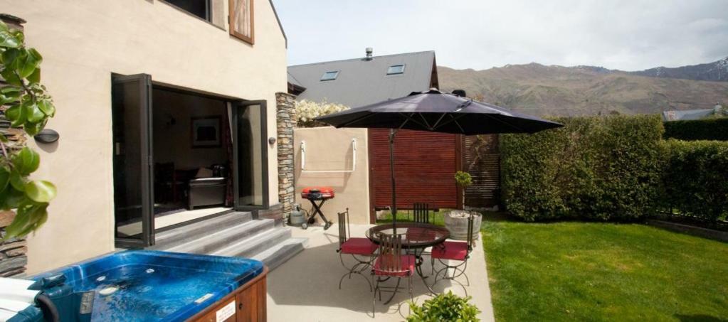 Charming Wanaka Cottage Экстерьер фото